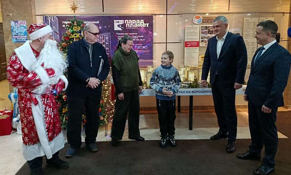 Депутаты команды ДСК помогли исполнить новогоднюю мечту ребенка