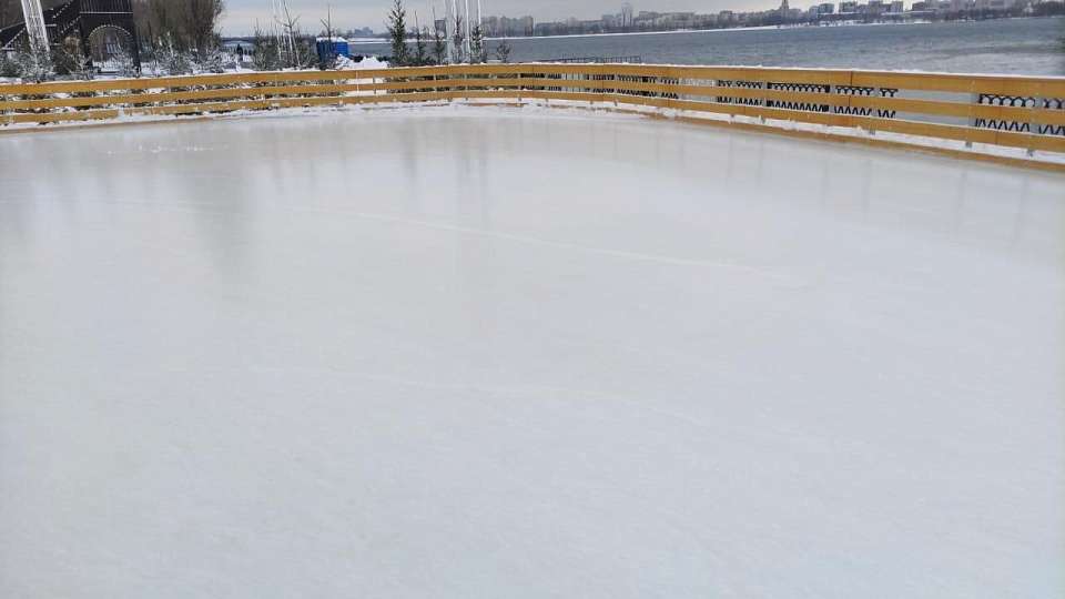 В Воронеже возобновляет свою работу каток на Адмиралтейской площади