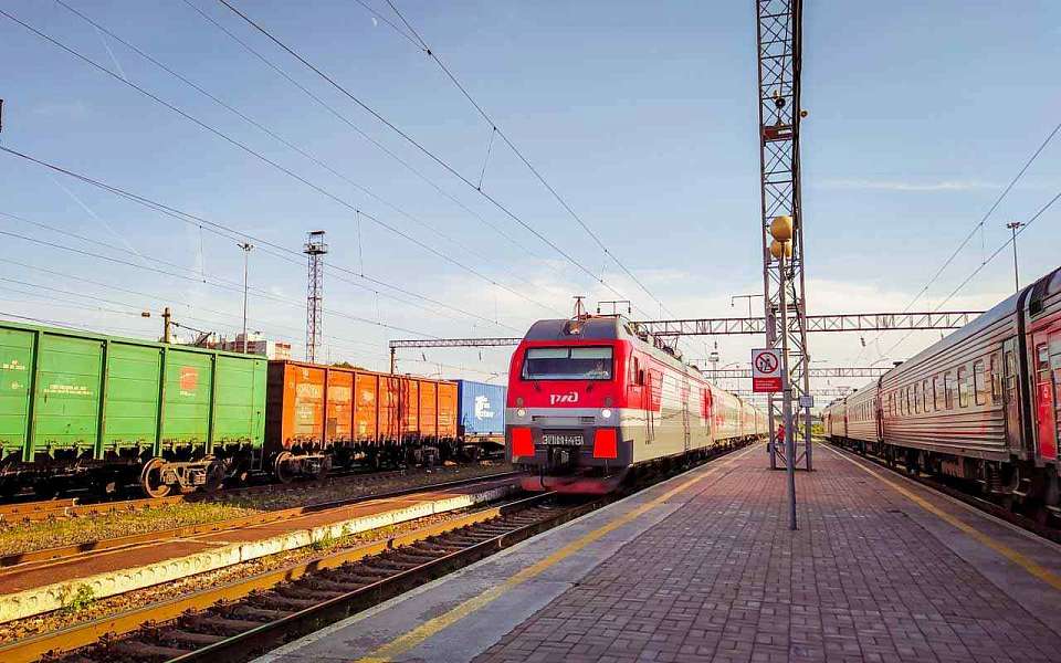 Задержали 15 пассажирских поездов после атаки БПЛА в Воронежской области