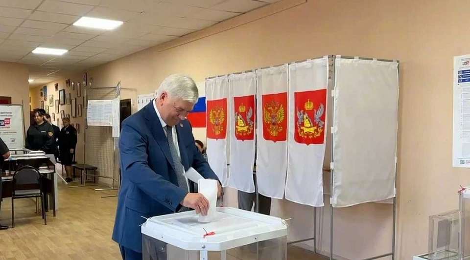 Губернатор Александр Гусев за участие в выборах поблагодарил воронежцев