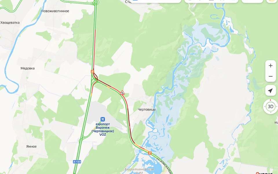 На выезде из Воронежа движение сковала 10-километровая пробка 