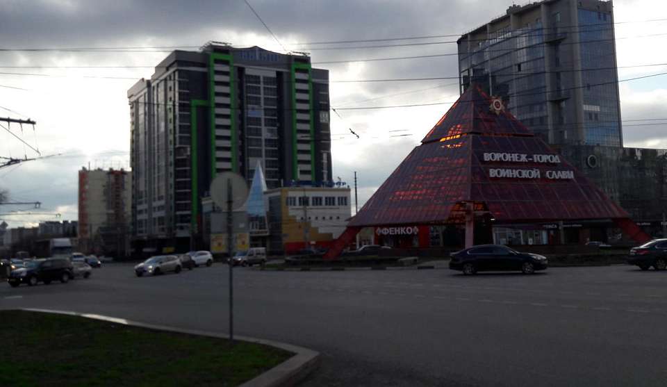 Из-за коммунальной аварии изменили движение 16 маршрутов автобусов в Воронеже