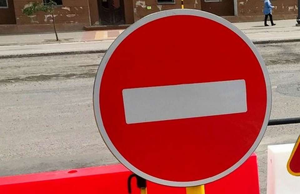 Из-за подтопления перекрыли дорогу в районе села Криница в Острогожском районе Воронежской области