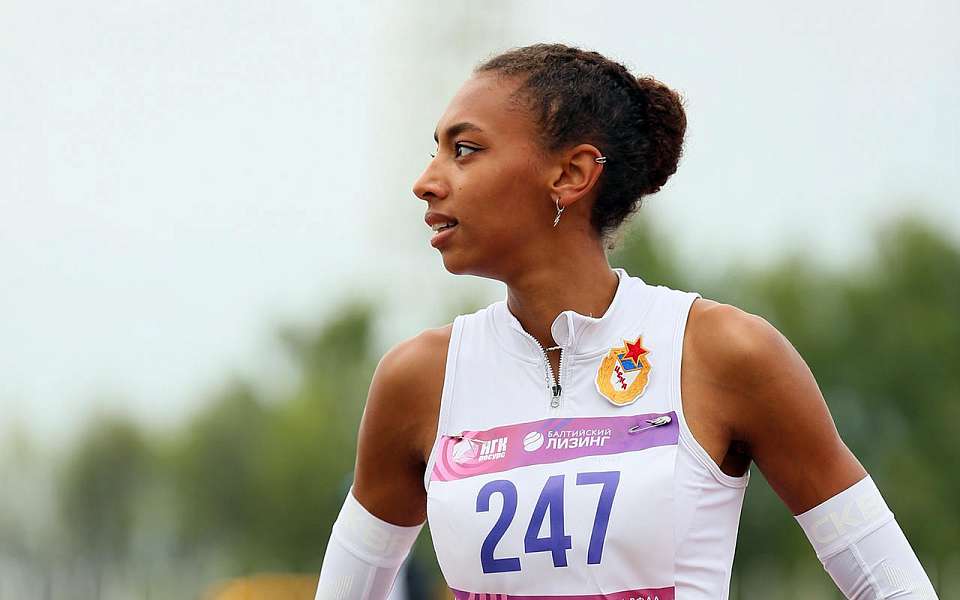 Воронежская легкоатлетка Эмилия Тангара выиграла турнир в Бресте, обновив личный рекорд