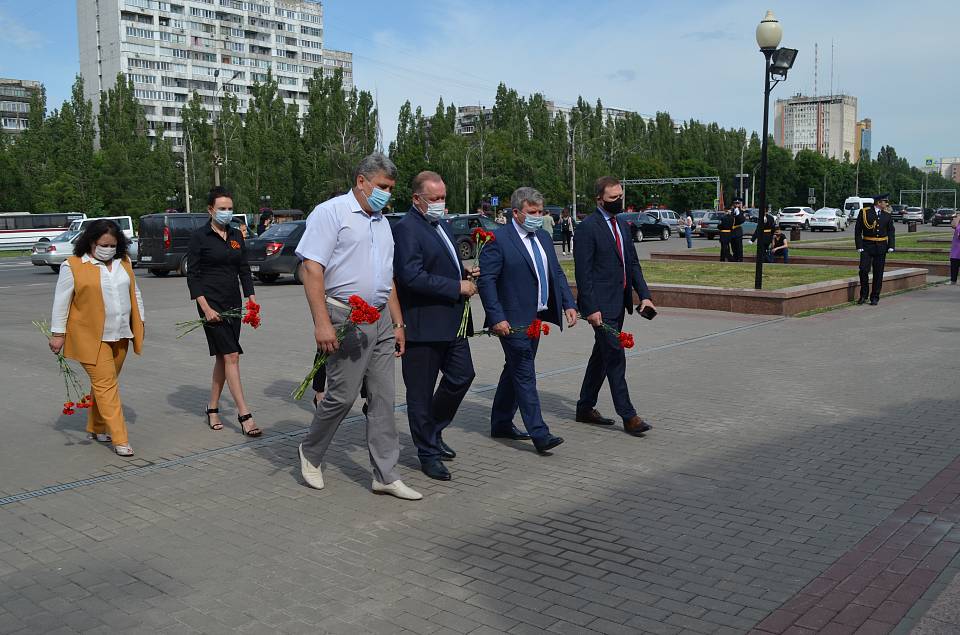 В Коминтерновском районе в День памяти и скорби почтили память героев