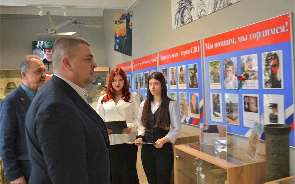 В школе №36 имени И.Ф. Артамонова открыли памятную доску героически погибшему на СВО выпускнику