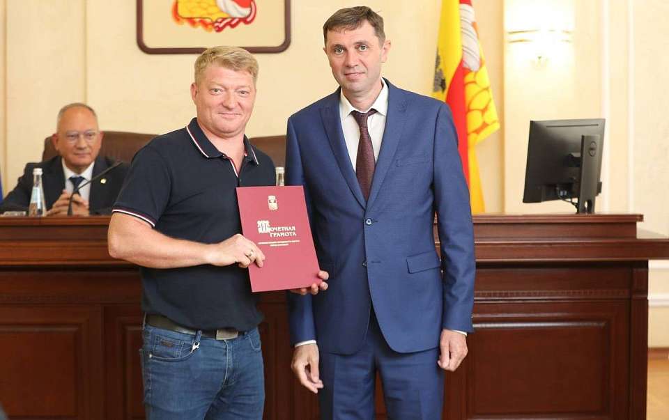 Мэр Воронежа поблагодарил строителей и всех, участвующих в восстановлении после атак БПЛА