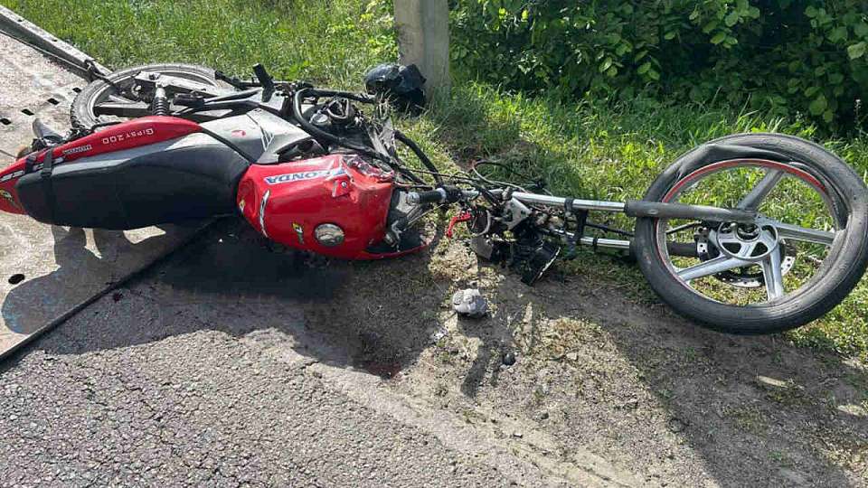 Под Воронежем мотоциклист въехал в столб и умер до приезда врачей