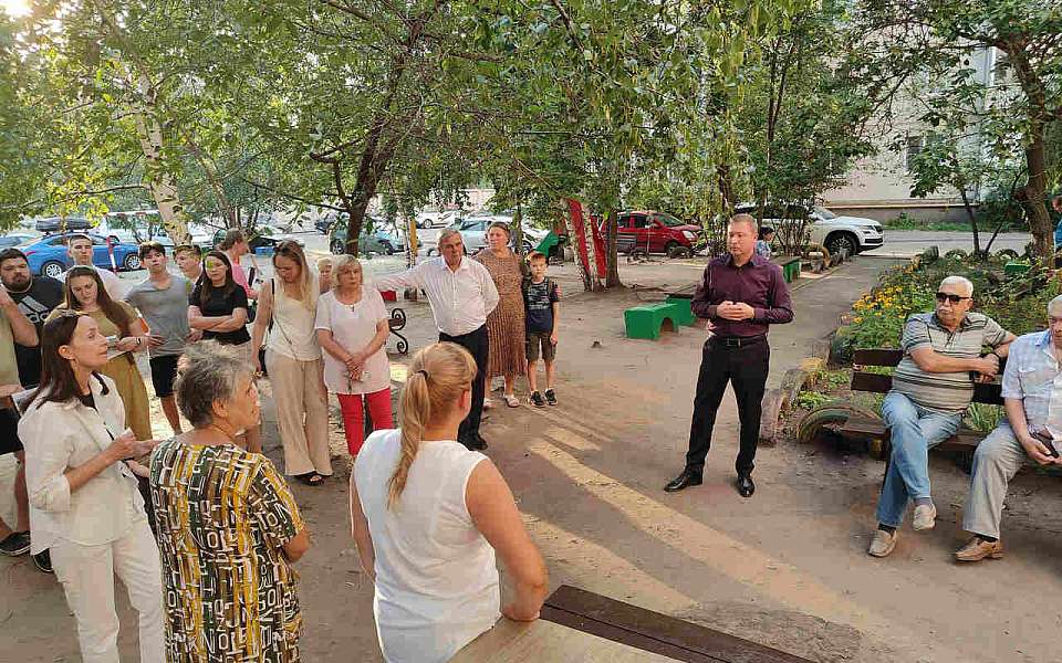 Пожелания избирателей взял на контроль депутат городской думы Воронежа