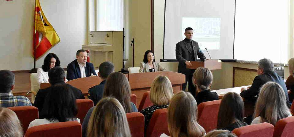 Глава Ленинского района Иван Молоканов провёл расширенное совещание