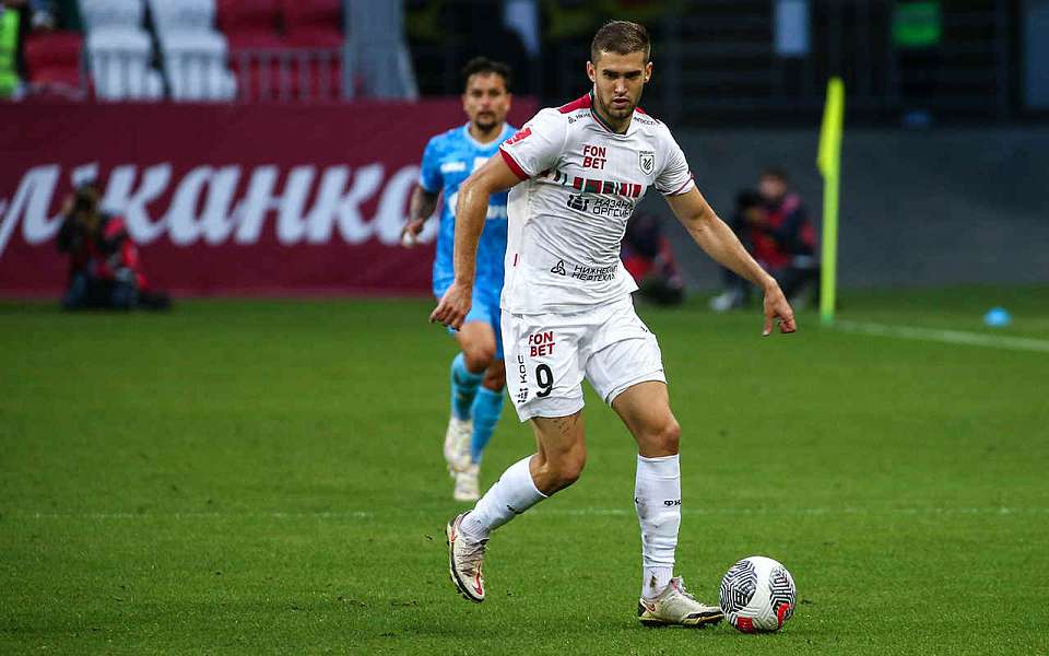 Александр Ломовицкий перешел в воронежский «Факел» на правах аренды