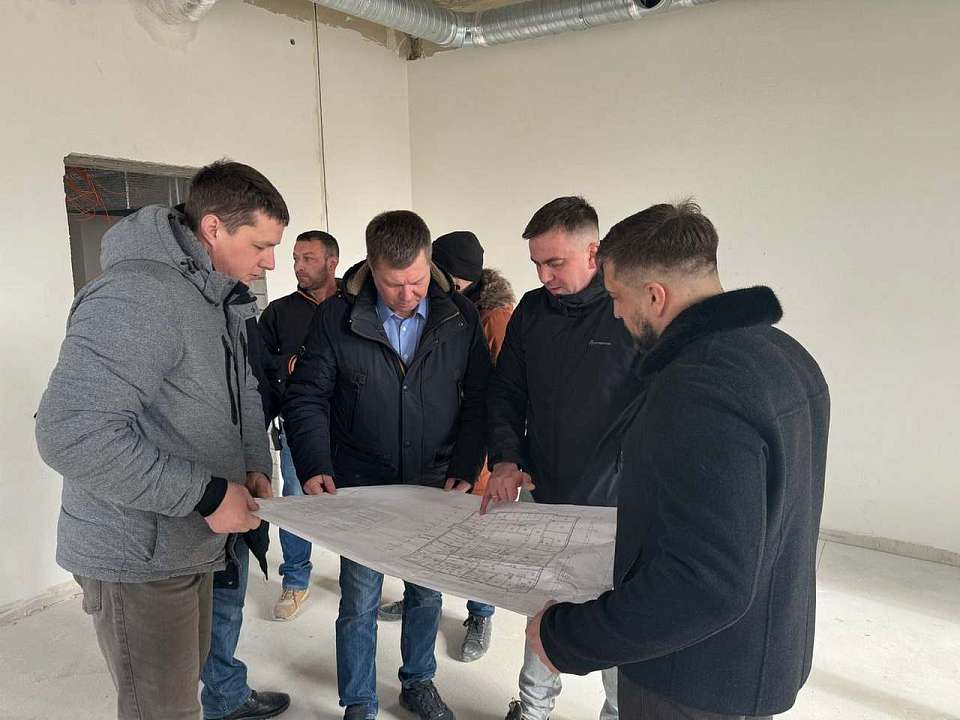 Подрядчику, строящему поликлинику в Воронеже на ул. 20-летия Октября, начислены штрафы более чем на 20 млн рублей 