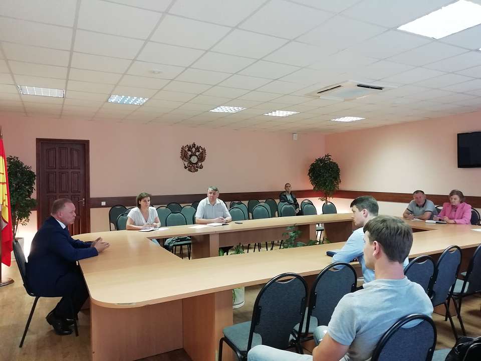 В Коминтерновском районе обсудили законность автостоянок