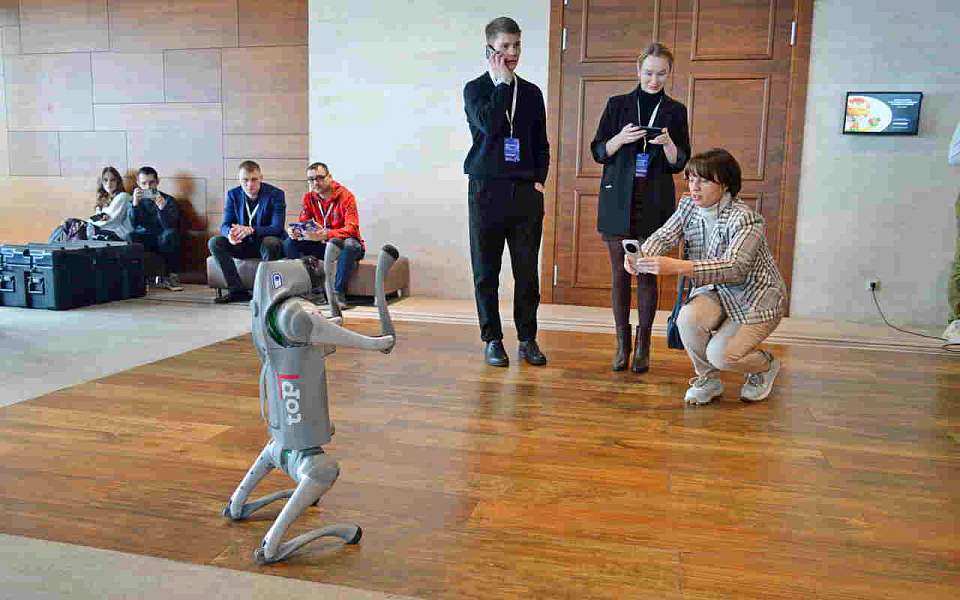 В Воронеже обсудили проблемы внедрения роботов в промышленность