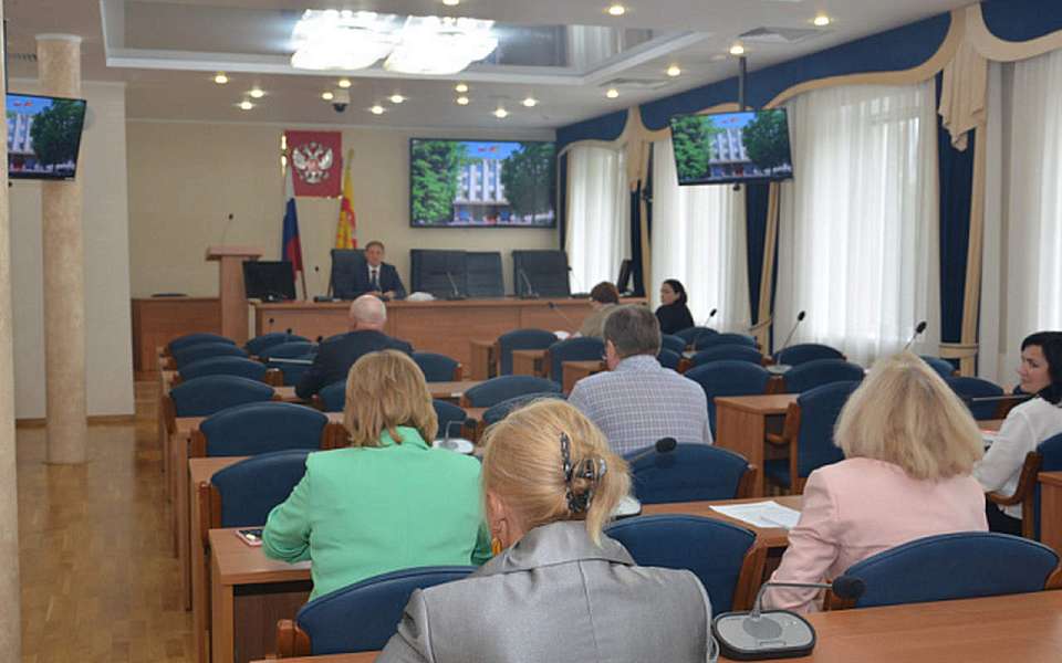 Увеличение дотаций на горячее питание школьников одобрили депутаты гордумы Воронежа