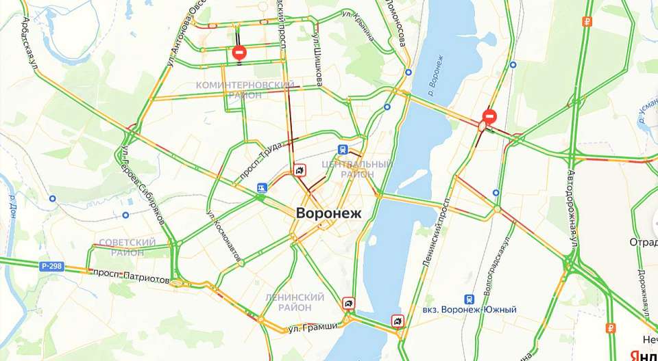 Вечерние пятничные пробки с авариями сковали Воронеж