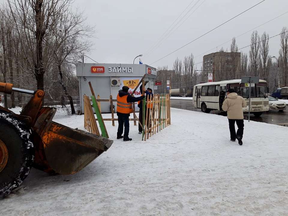 В Железнодорожном районе проходят рейды по ликвидации несанкционированных елочных базаров