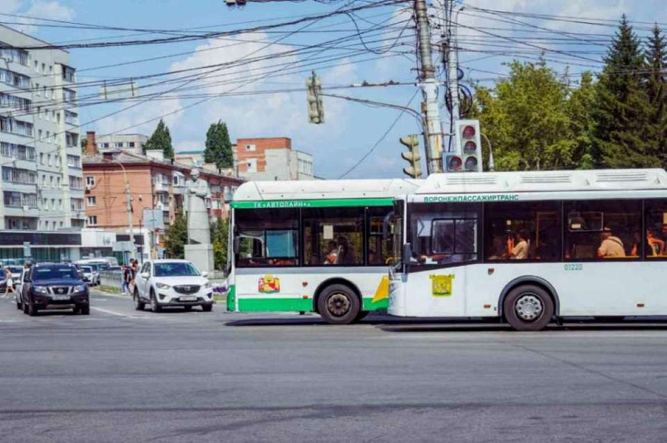 Об изменении двух автобусных маршрутов рассказали воронежцам