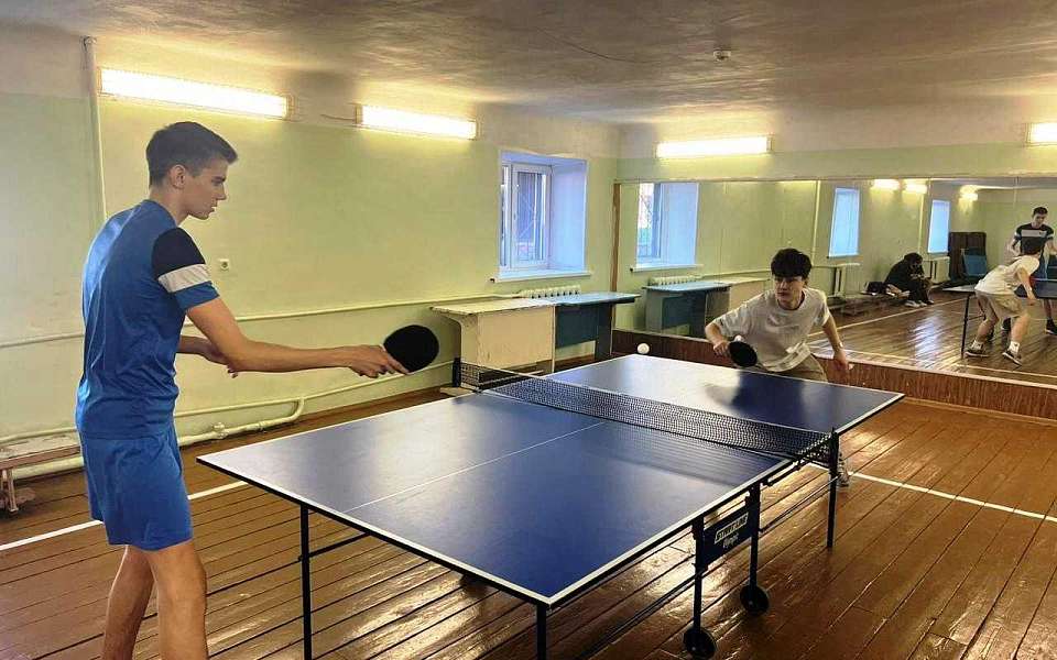В Ленинском районе прошли соревнования по настольному теннису