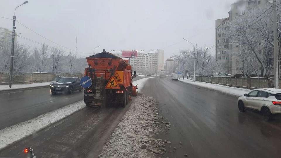 В Ленинском районе коммунальщики оперативно отреагировали на смену погоды