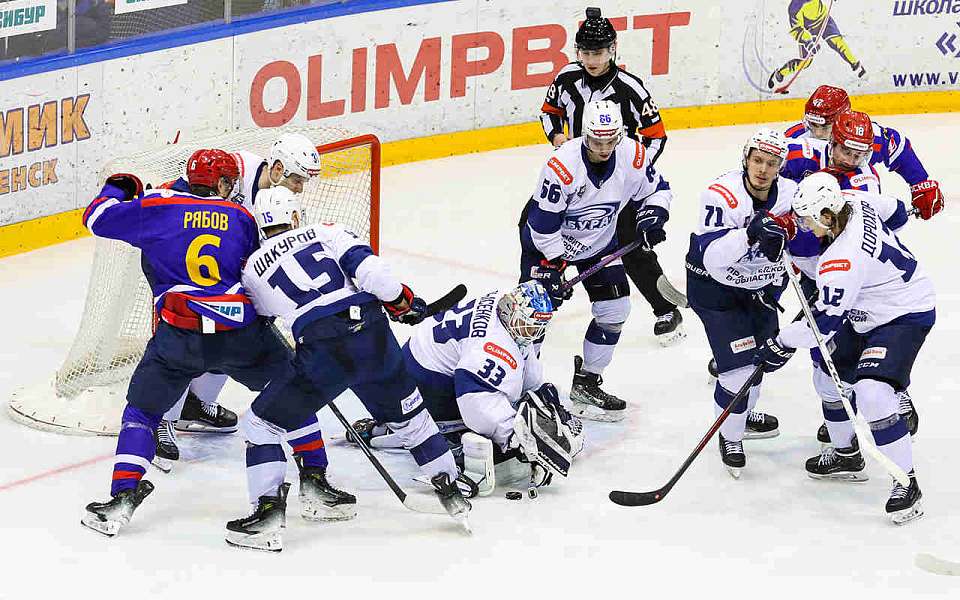 Хоккеисты воронежского «Бурана» уверенно победили в Подмосковье