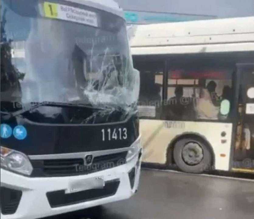 Два автобуса столкнулись в Воронеже