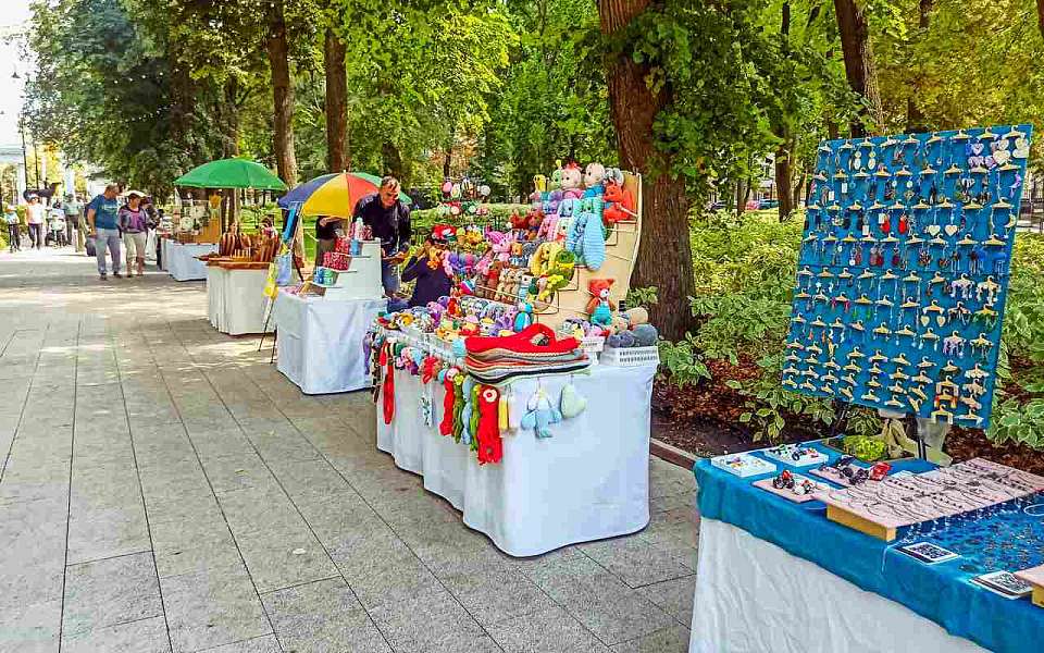 Душевные украшения и игрушки представили на выставке в парке «Орленок» в Воронеже