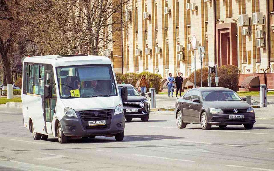 На каких маршрутах «Газели» заменят большими автобусами, рассказали воронежцам