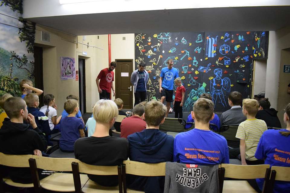 В Центральном районе для подростков прошел мастер-класс по футбольному фристайлу 