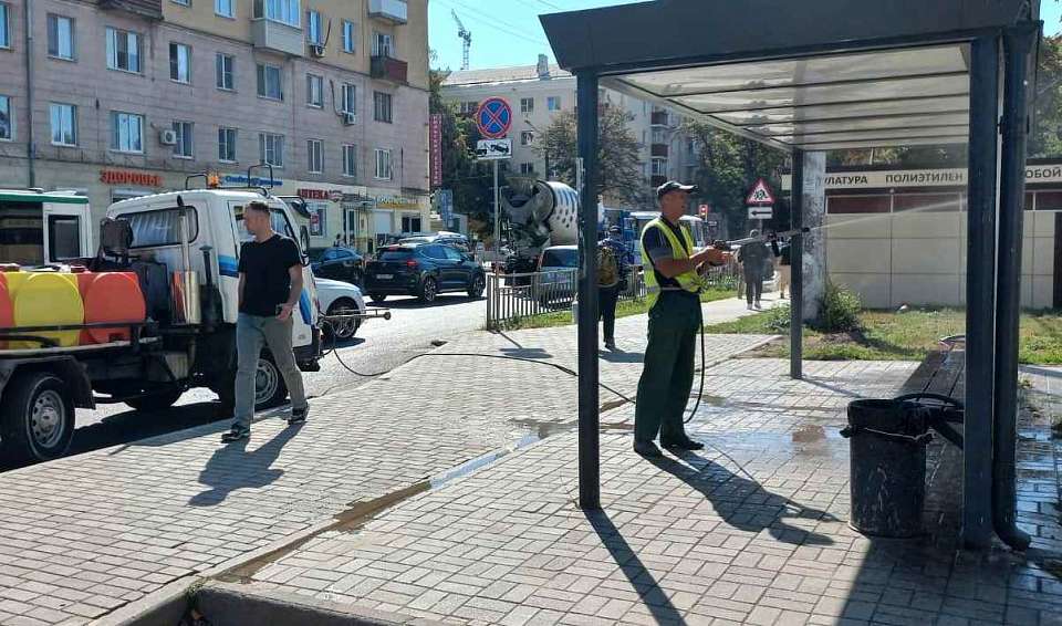 В Ленинском районе продолжаются работы по содержанию транспортной инфраструктуры