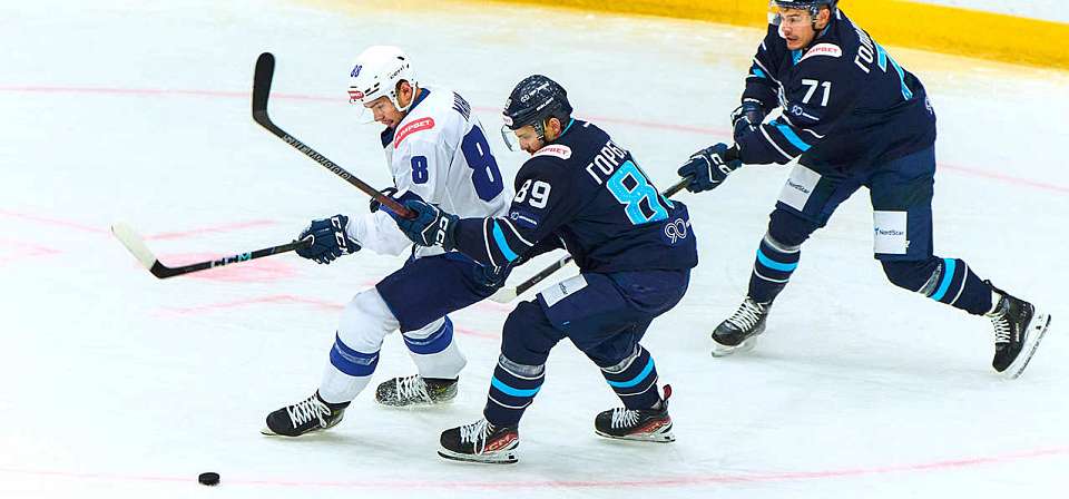 Хоккеисты воронежского «Бурана» победили в Норильске