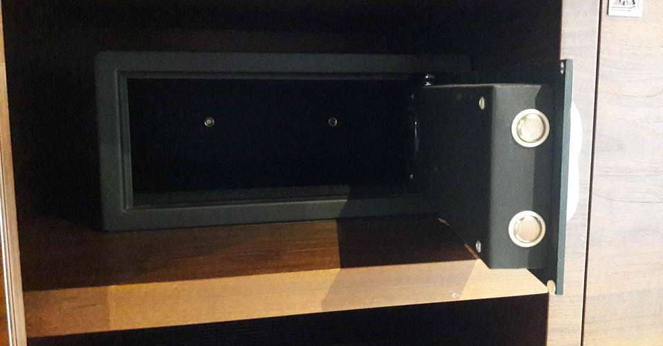 Директор магазина под Воронежем присвоила более 200 тысяч рублей