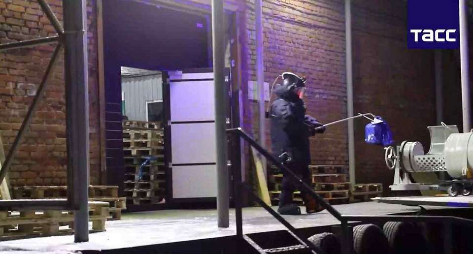 Воронежским бойцам СВО 21-летний парень отправил парфюмерные наборы с бомбами