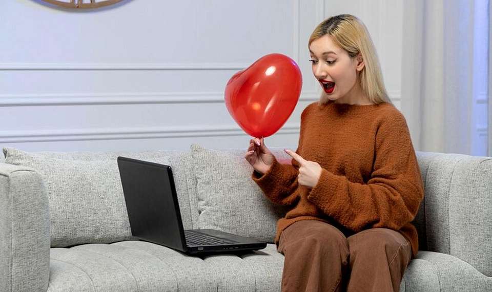 Три миллиона кредитных долгов должна выплатить жительница Воронежа после общения на сайте знакомств