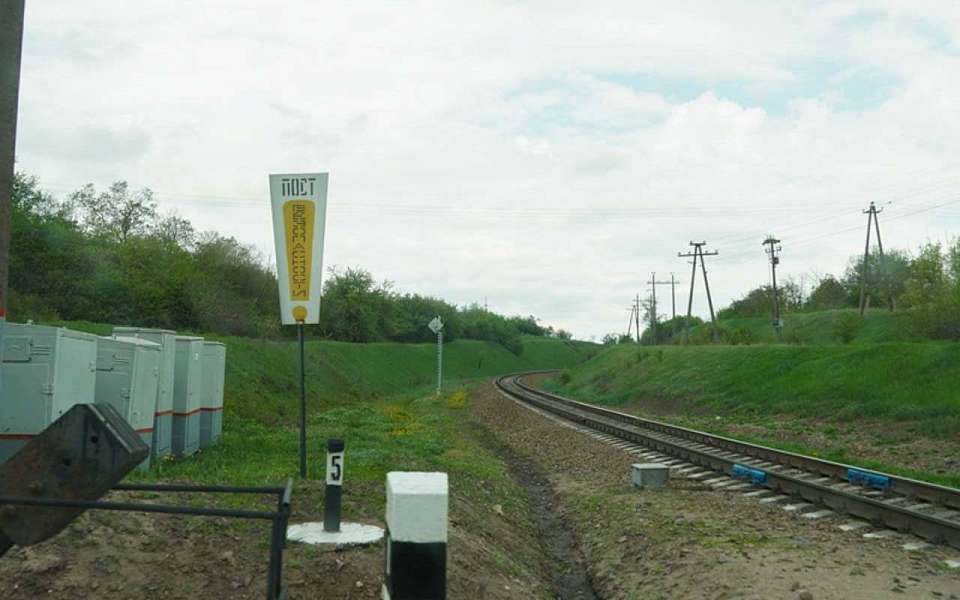 Железнодорожный переезд временно закрыли в Воронежской области