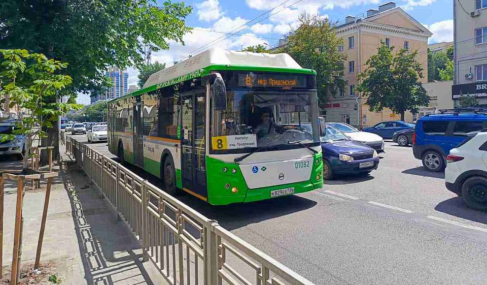 О работе над разрешением проблем общественного транспорта рассказал мэр Воронежа