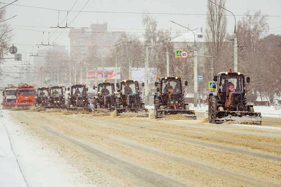 До конца года для содержания улично-дорожной сети Воронежа приобретут ещё 125 единиц коммунальной техники и оборудования