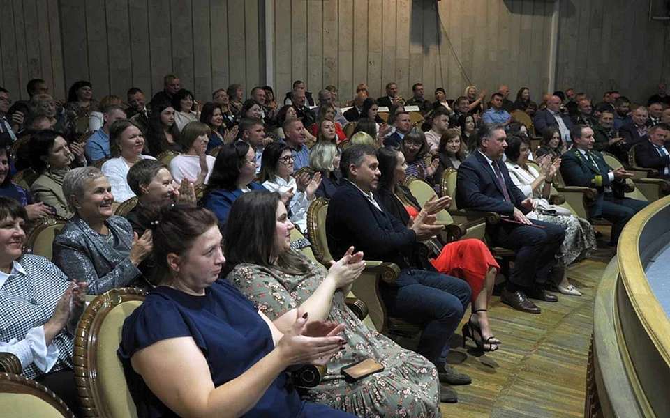 Лучших работников лесного хозяйства отметили в Воронежской области