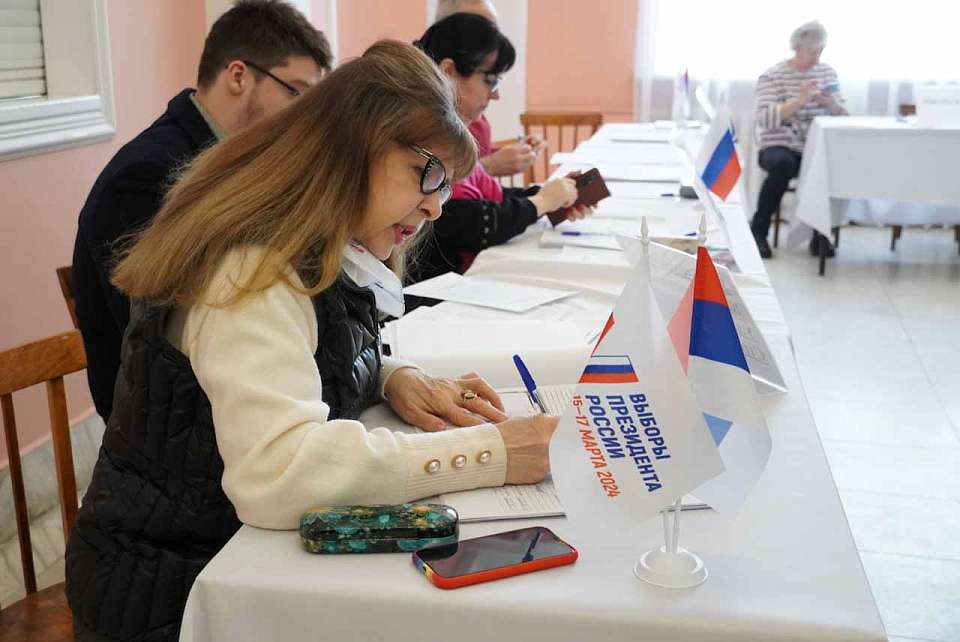 В Воронеже совершившего поджог стола избиркома мужчину подозревают в употреблении наркотиков