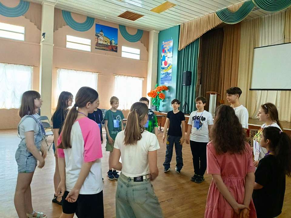 В Ленинском районе организован детский летний отдых: пришкольные лагеря открыли свои двери