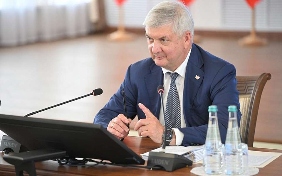Повышение зарплаты работников бюджетной сферы анонсировал воронежский губернатор