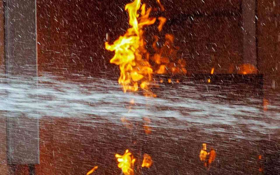 Два трупа нашли в сгоревшей квартире в Воронеже