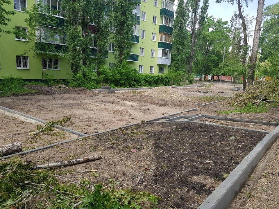 В Железнодорожном районе идут благоустроительные работы