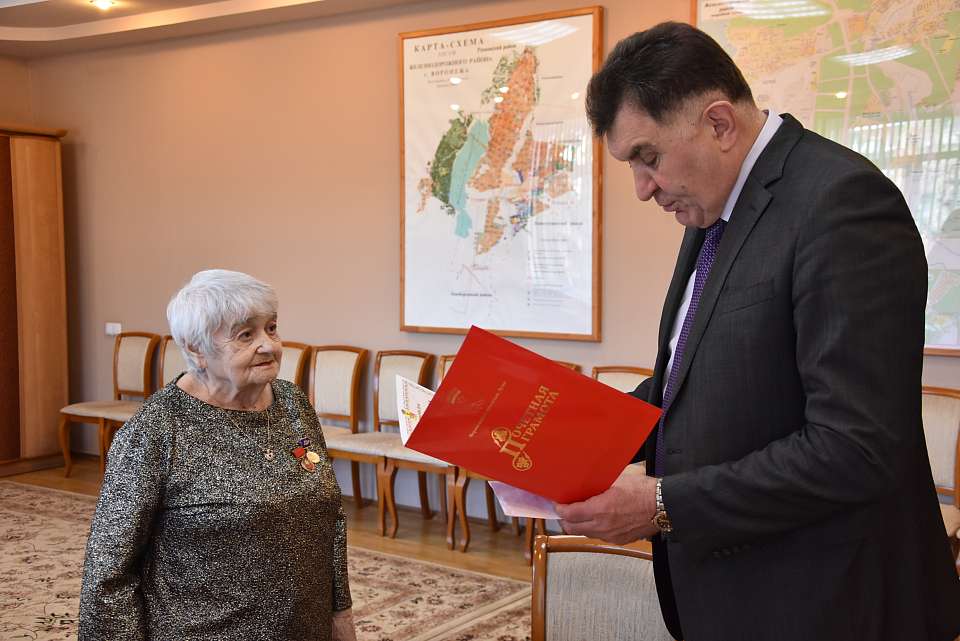 В Железнодорожном районе чествуют автора книг о студентах-фронтовиках воронежского медуниверситета