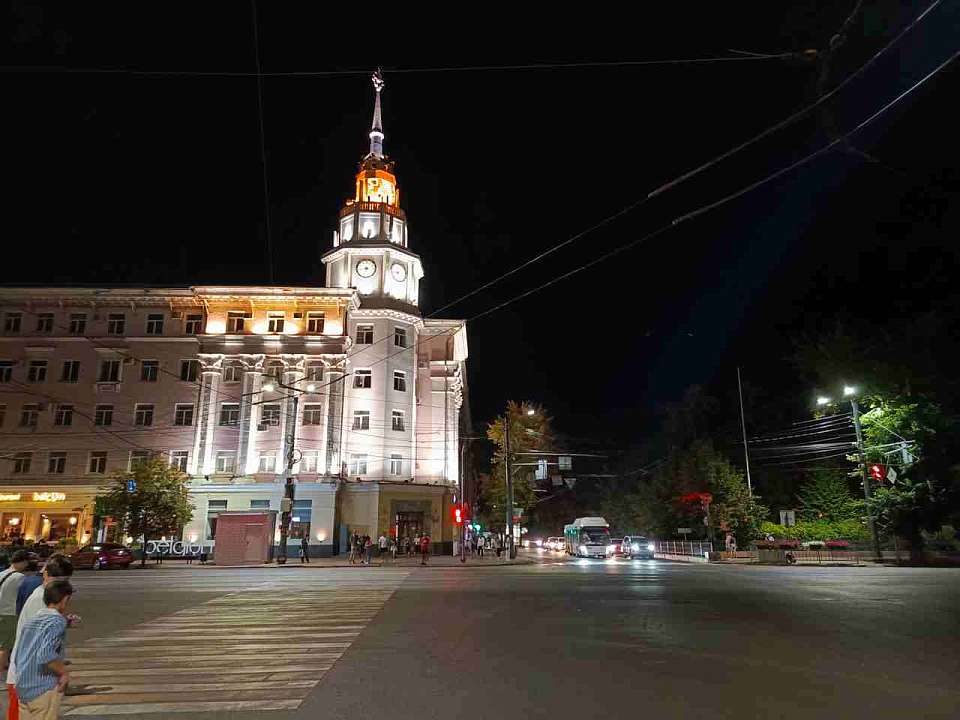 В Воронеже завыли сирены, предупреждающие об угрозе прямого удара беспилотниками