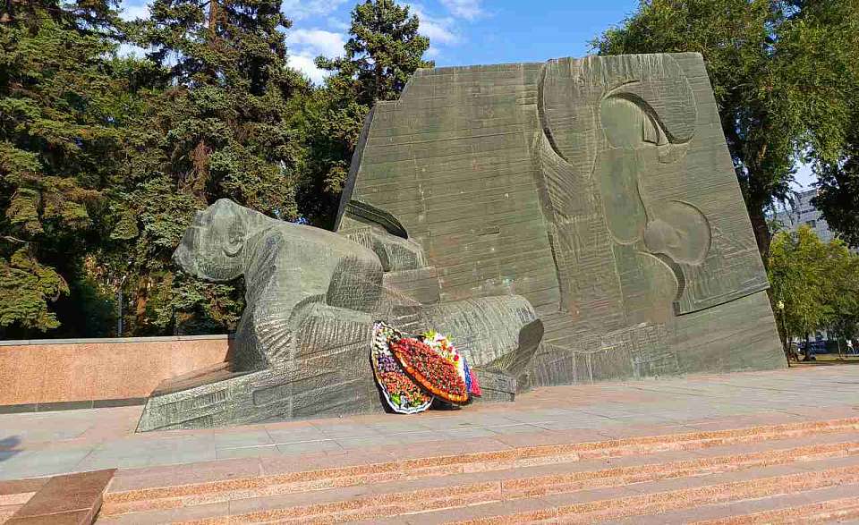 Запретят парковку возле Памятника Славы в Воронеже