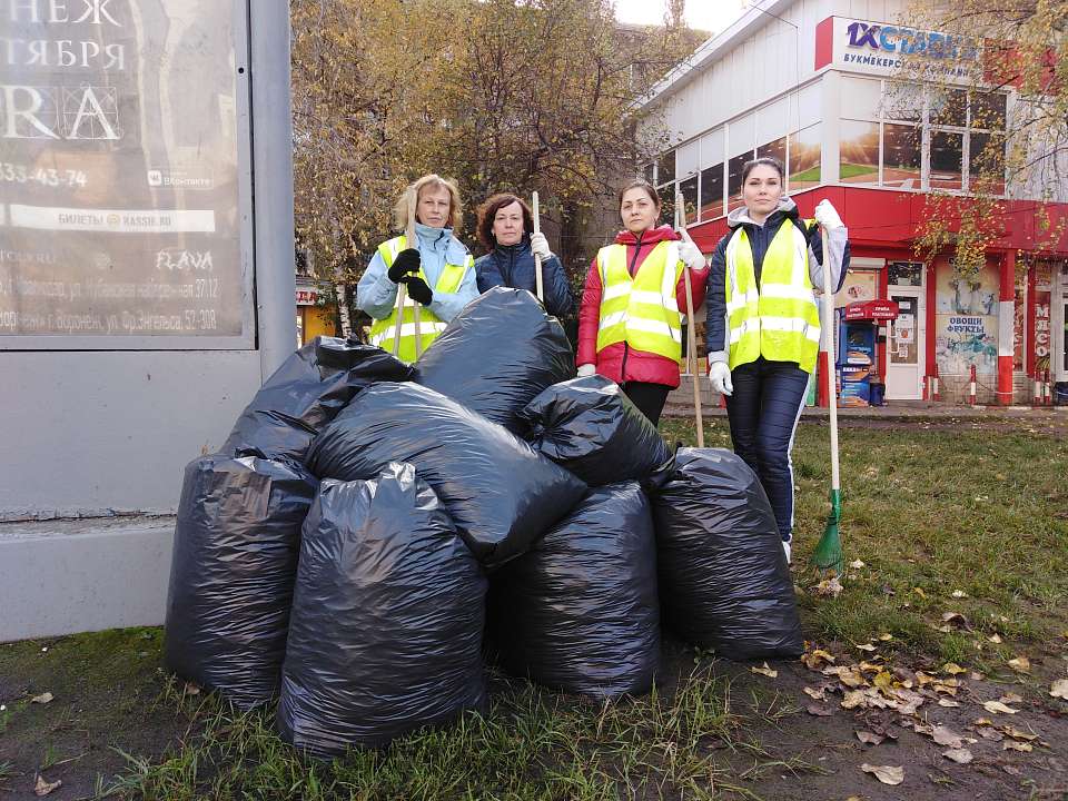 В Ленинском районе состоялся последний субботник октября
