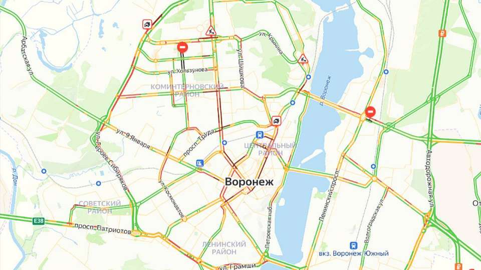 Снежный Воронеж застрял в 8-балльных вечерних пробках