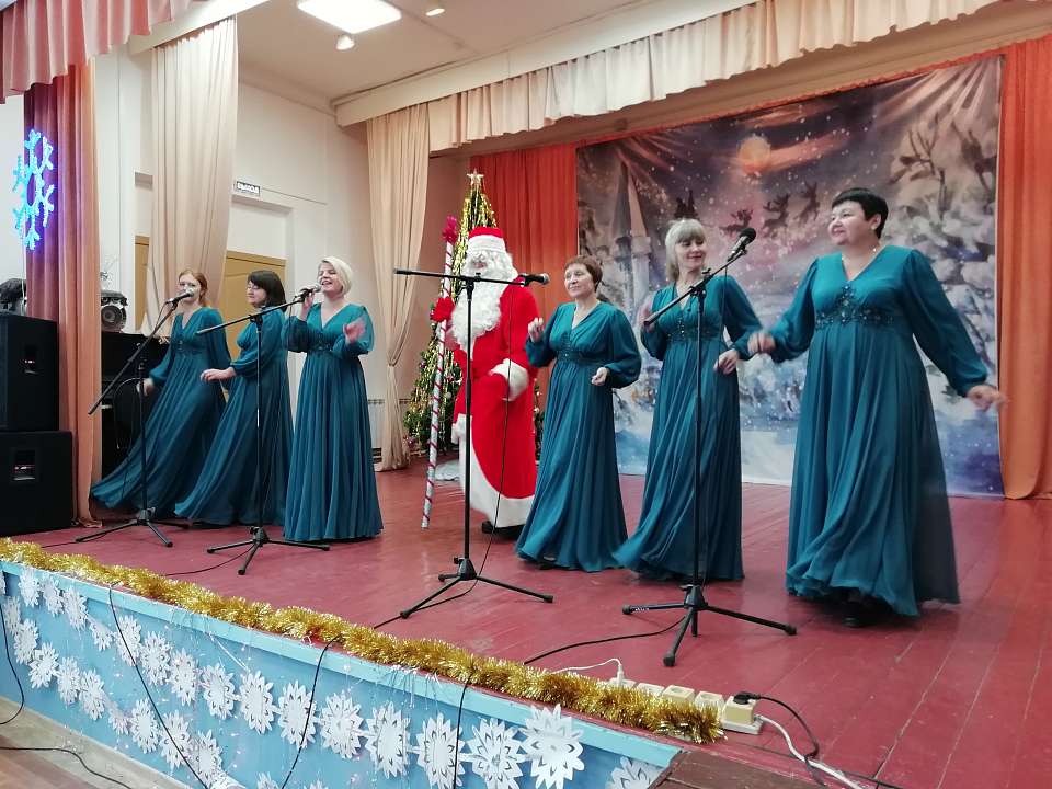       В Коминтерновском районе продолжаются новогодние праздники