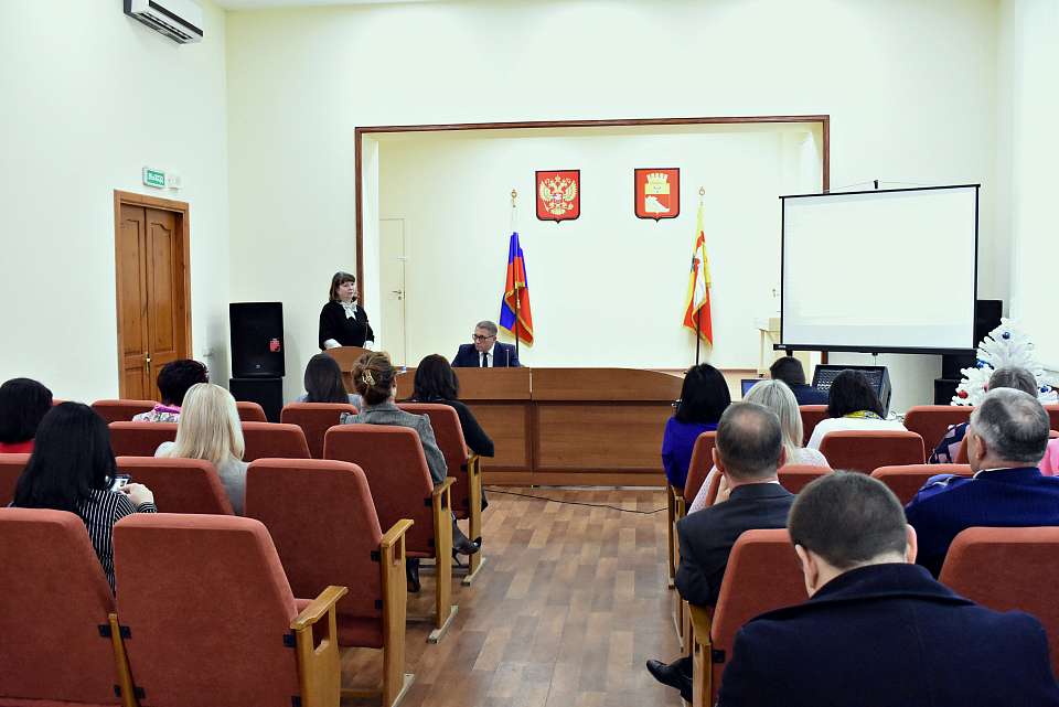 В Ленинском районе обсудили вопросы взаимодействия с населением